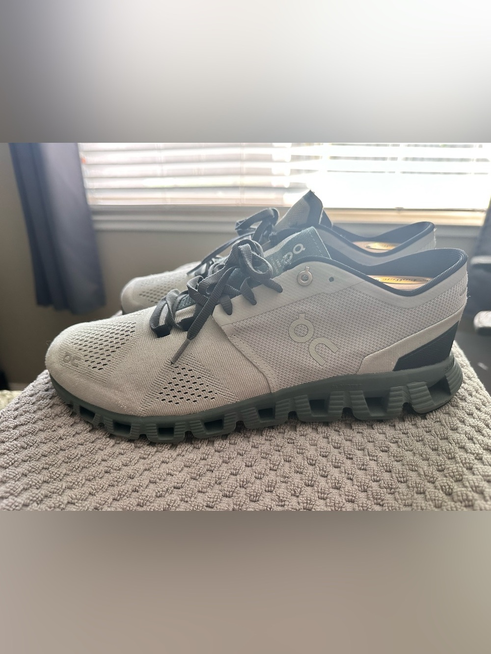 On Cloud running Men’s shoes